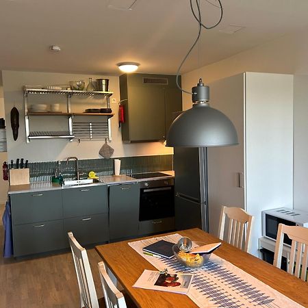 Newly Built Bright Apartment, Close To Everything If You Want To Visit Stockholm, You Will Find The Perfect Accommodation Here! Ferry Line 80 Makes It Very Convenient And Easy To Get To The City Center Nacka Exterior photo