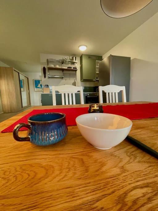 Newly Built Bright Apartment, Close To Everything If You Want To Visit Stockholm, You Will Find The Perfect Accommodation Here! Ferry Line 80 Makes It Very Convenient And Easy To Get To The City Center Nacka Exterior photo