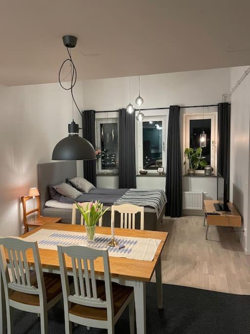 Newly Built Bright Apartment, Close To Everything If You Want To Visit Stockholm, You Will Find The Perfect Accommodation Here! Ferry Line 80 Makes It Very Convenient And Easy To Get To The City Center Nacka Exterior photo
