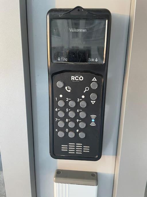 Newly Built Bright Apartment, Close To Everything If You Want To Visit Stockholm, You Will Find The Perfect Accommodation Here! Ferry Line 80 Makes It Very Convenient And Easy To Get To The City Center Nacka Exterior photo