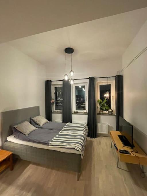 Newly Built Bright Apartment, Close To Everything If You Want To Visit Stockholm, You Will Find The Perfect Accommodation Here! Ferry Line 80 Makes It Very Convenient And Easy To Get To The City Center Nacka Exterior photo