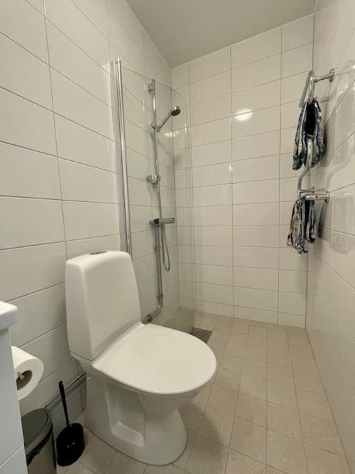Newly Built Bright Apartment, Close To Everything If You Want To Visit Stockholm, You Will Find The Perfect Accommodation Here! Ferry Line 80 Makes It Very Convenient And Easy To Get To The City Center Nacka Exterior photo